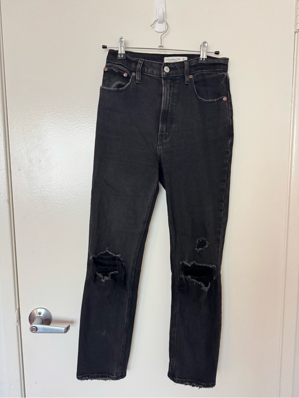 Abercrombie & Fitch black ripped jeans size 0 (W25)